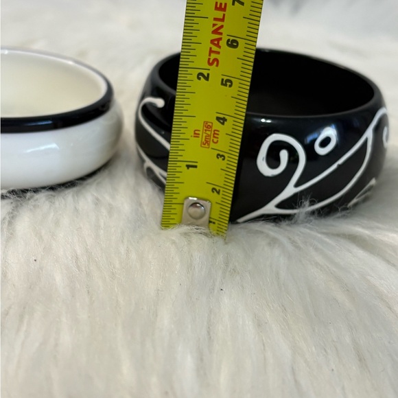 Source Unknown Black and White Resin Bangle Duo - Picture 5 of 6